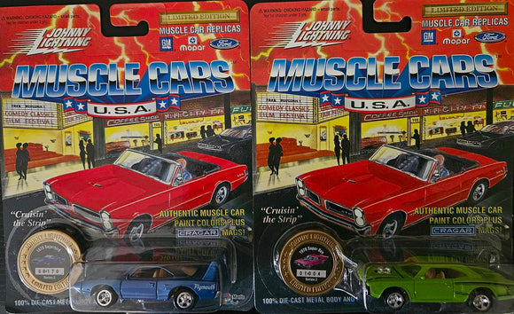 Johnny Lightning Muscle Cars USA 1970 Superbird and 1970 Superbee with Collectors Coin